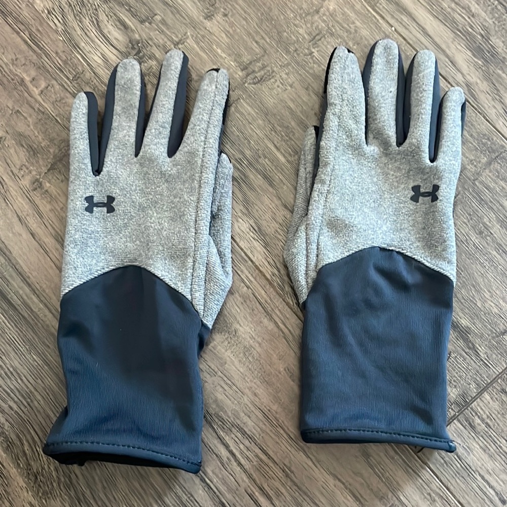 Under Armour gloves